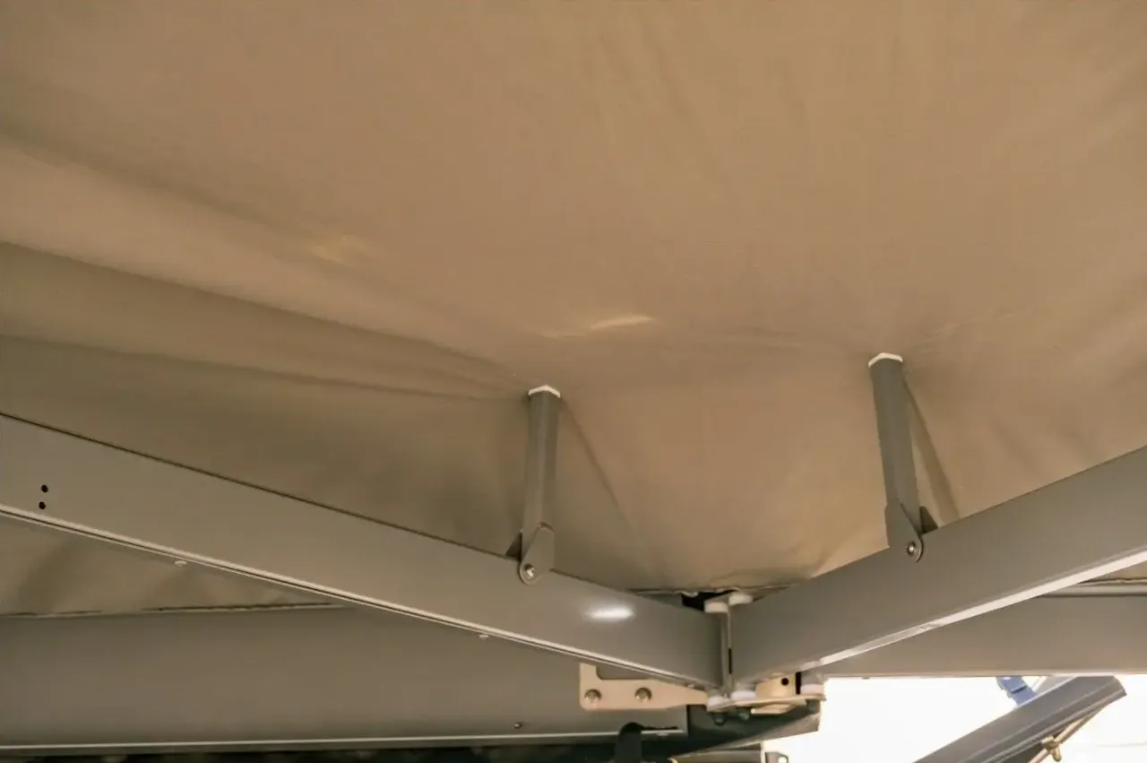 Alu-Cab 180° Shadow Awning