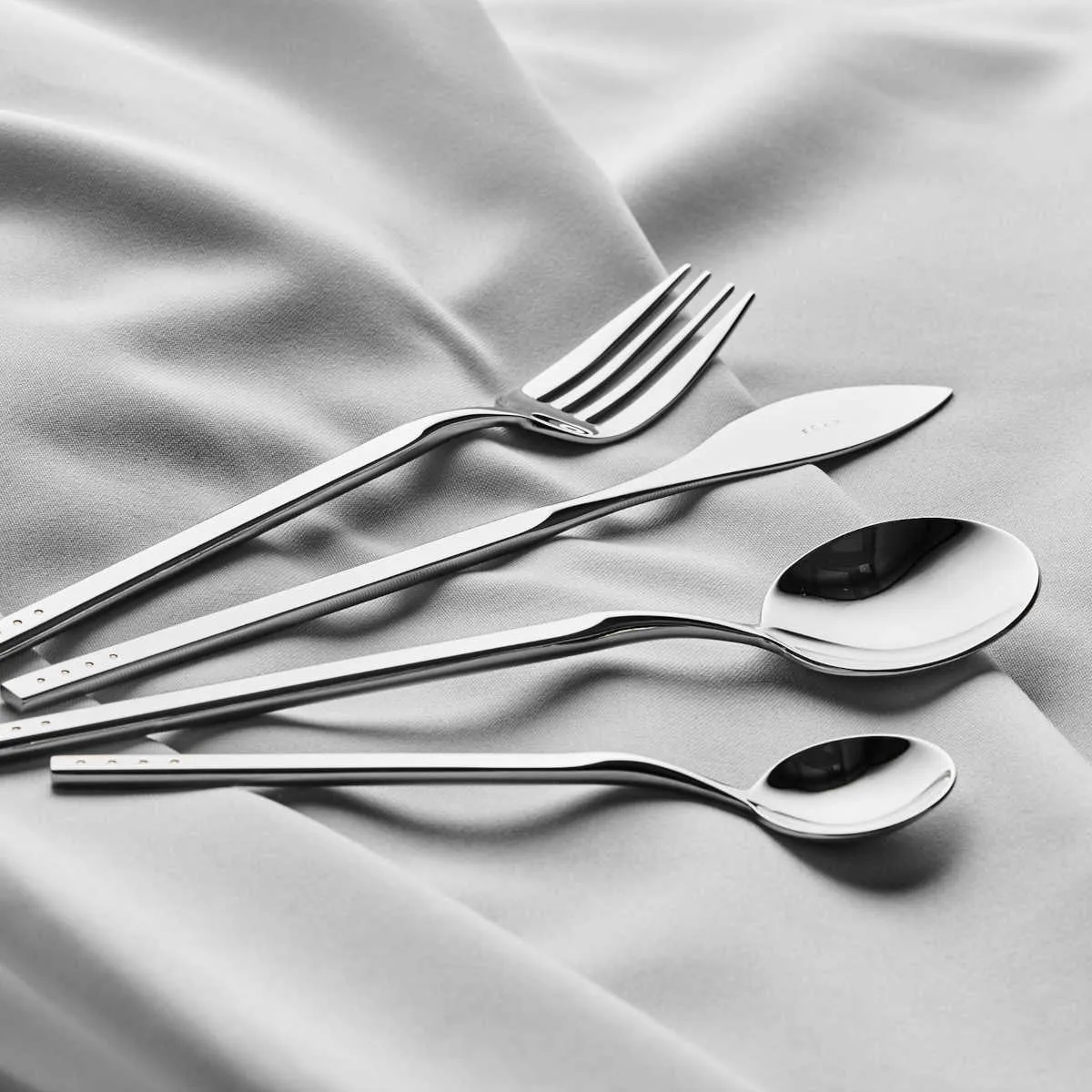 KROF 24 Piece Cutlery Set Polished Silver